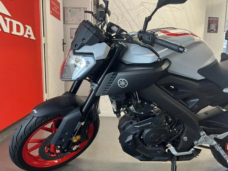 MT125 ABS