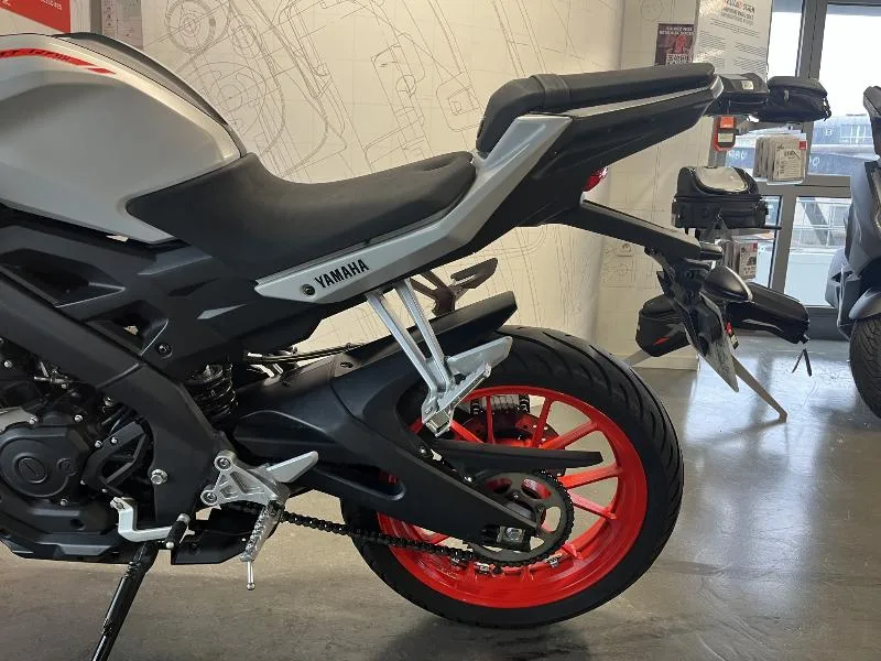 MT125 ABS