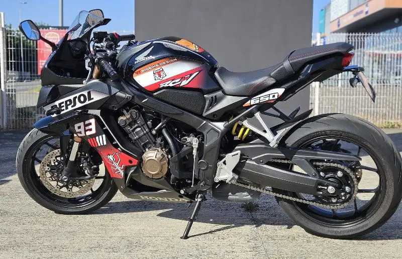 CBR 650  R