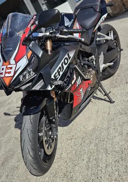 CBR 650  R