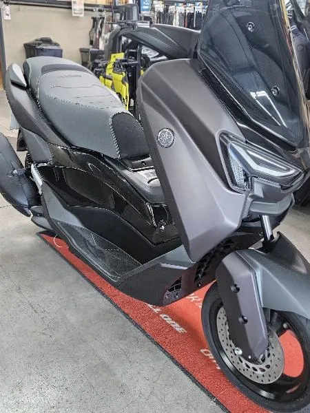 NMAX 125 TECH MAX
