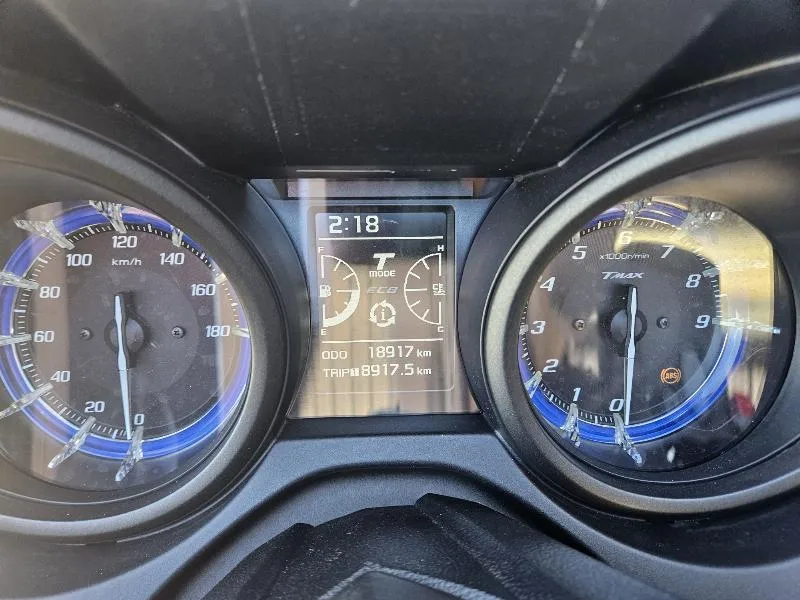 XP TMAX 560