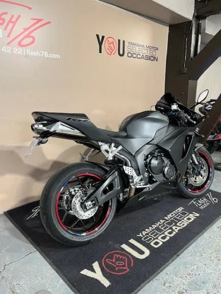 CBR 600 R