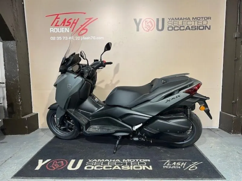 XMAX 300