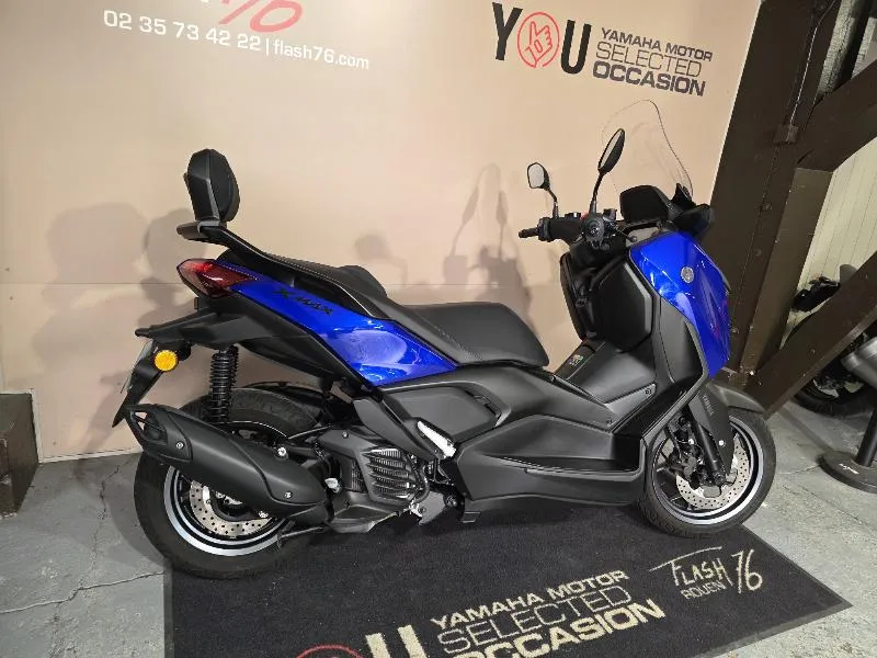 XMAX 125