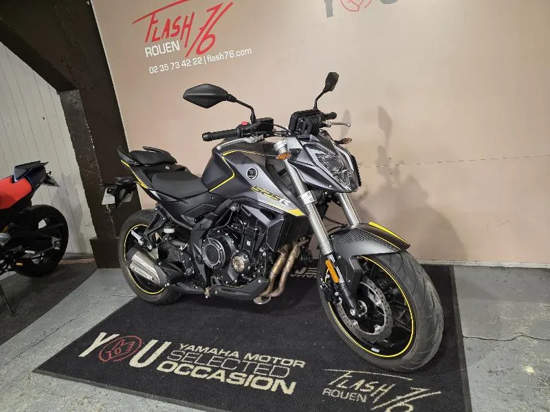 R 525