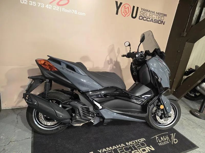 XMAX 125 TECH MAX
