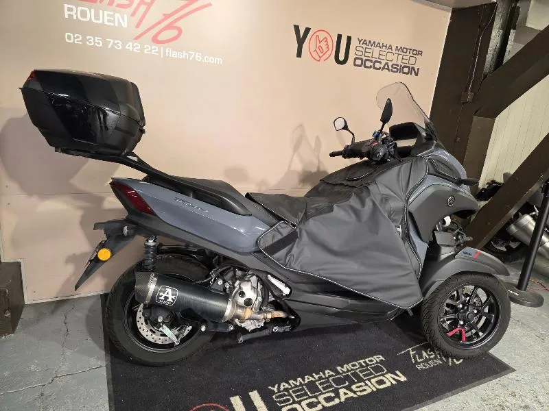 TRICITY 300