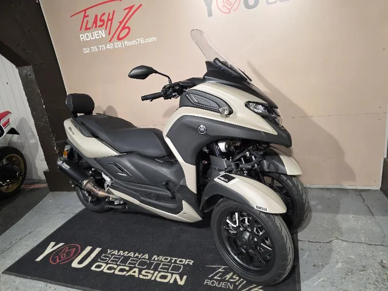 TRICITY 300