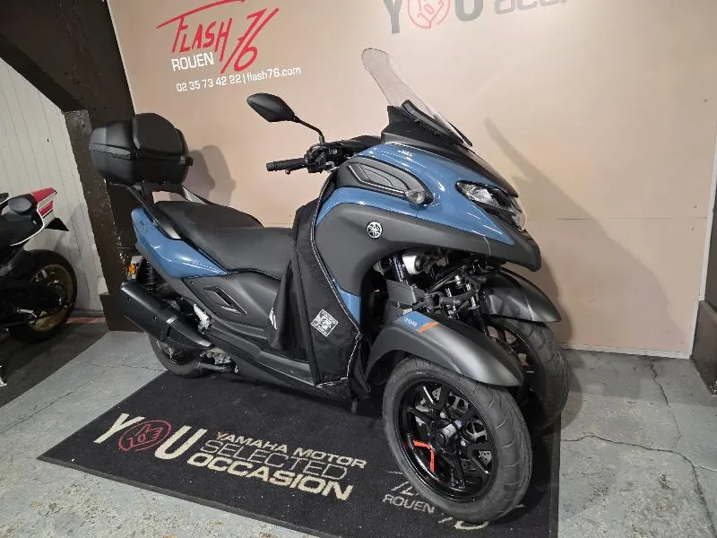 TRICITY 300