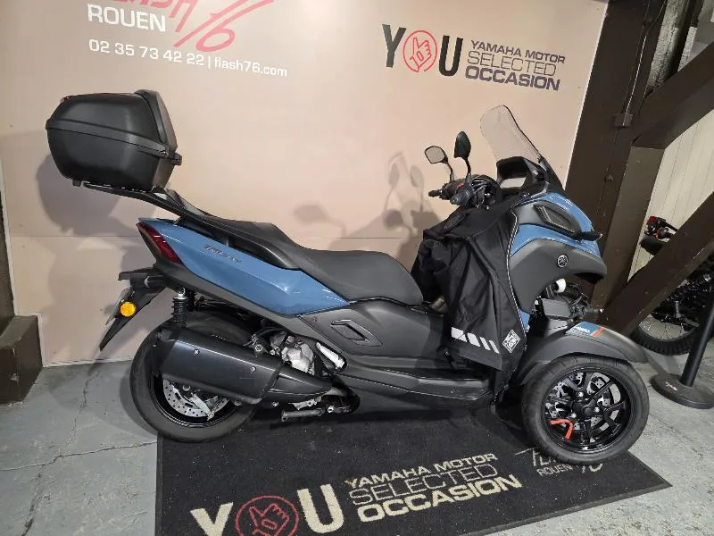 TRICITY 300