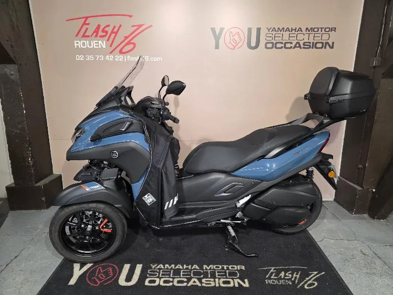 TRICITY 300