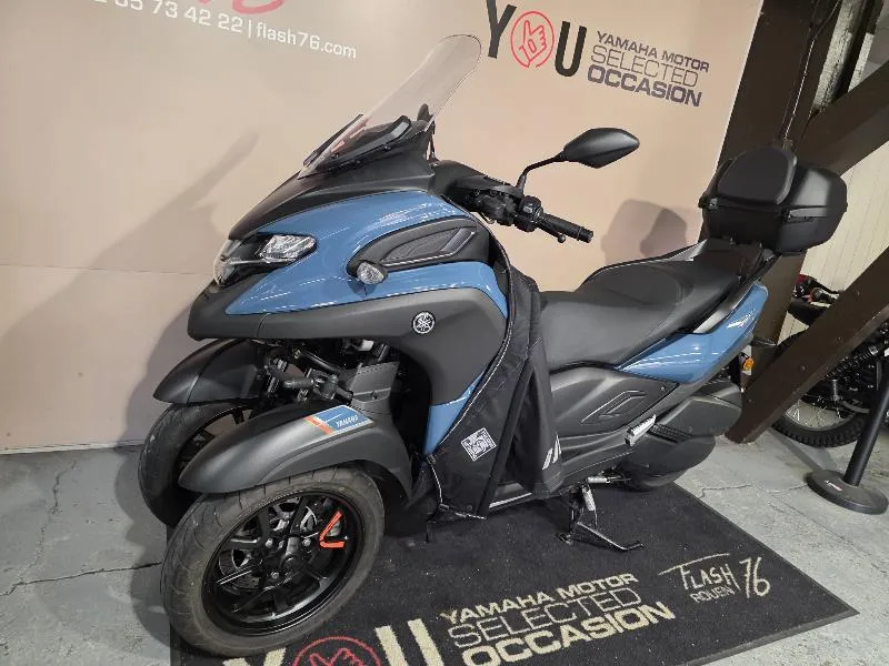 TRICITY 300
