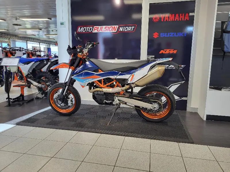 690 SMC R