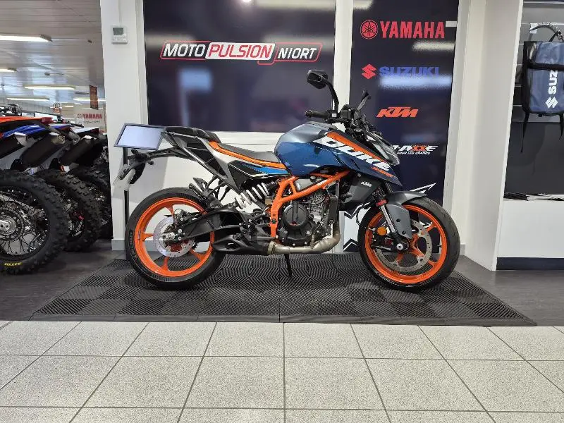 390 DUKE