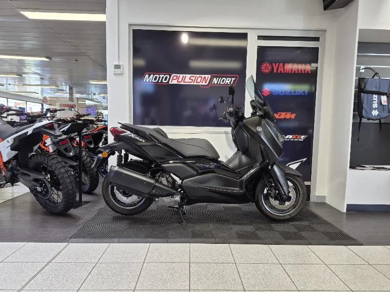 XMAX 300 Tech Max