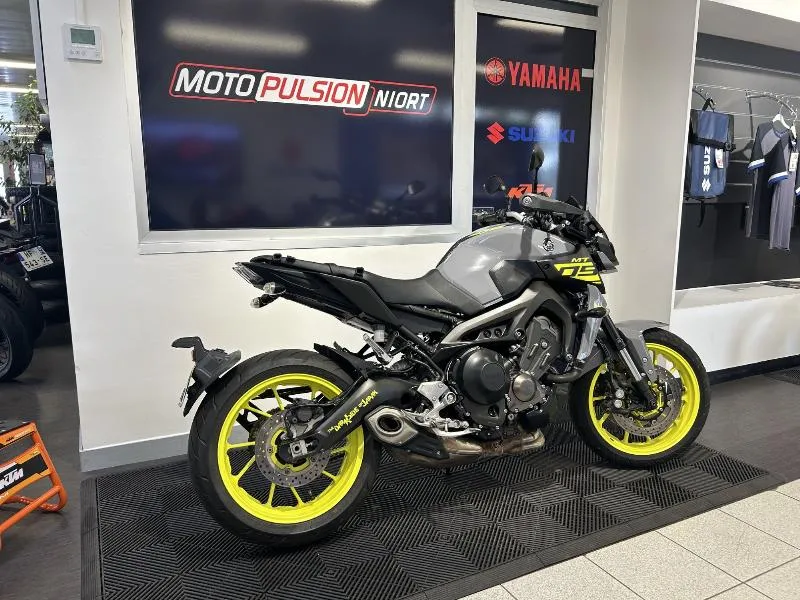 MT09