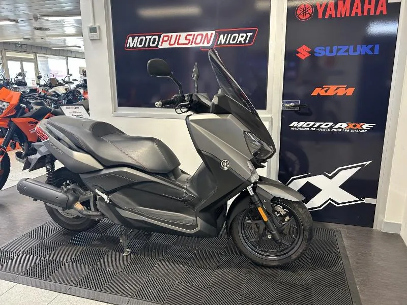 XMAX 125