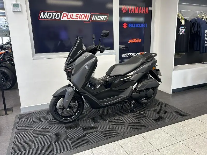 NMAX 125 TECH MAX