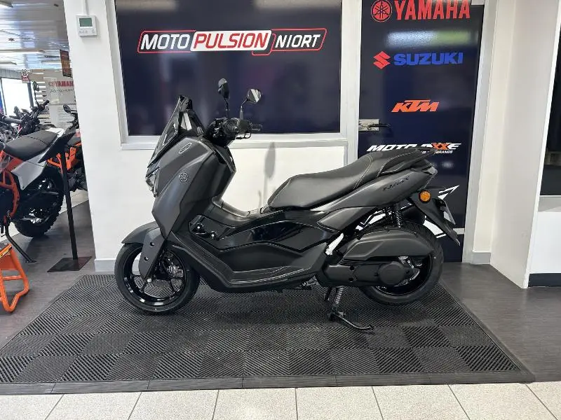 NMAX 125 TECH MAX