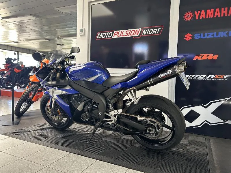 YZF 1000 R1