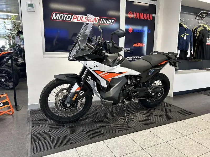 790 ADVENTURE  S
