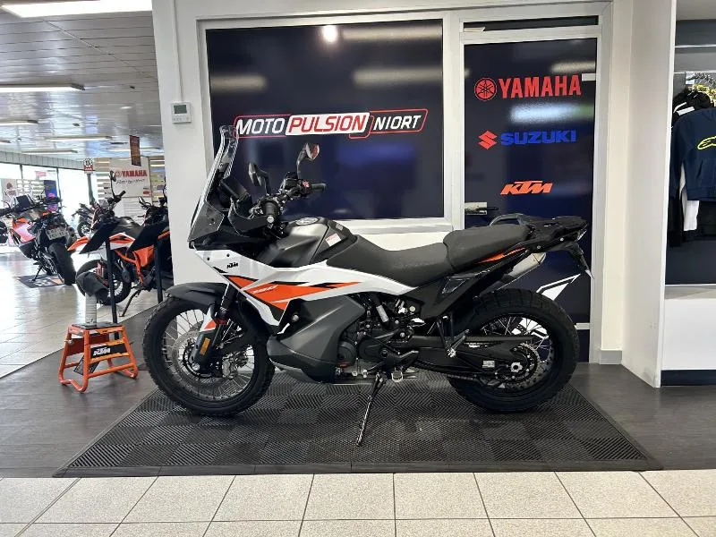 790 ADVENTURE  S