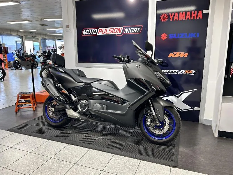 XP TMAX 560