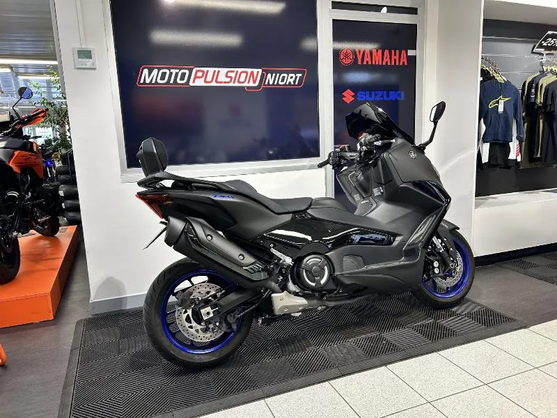 XP TMAX 560