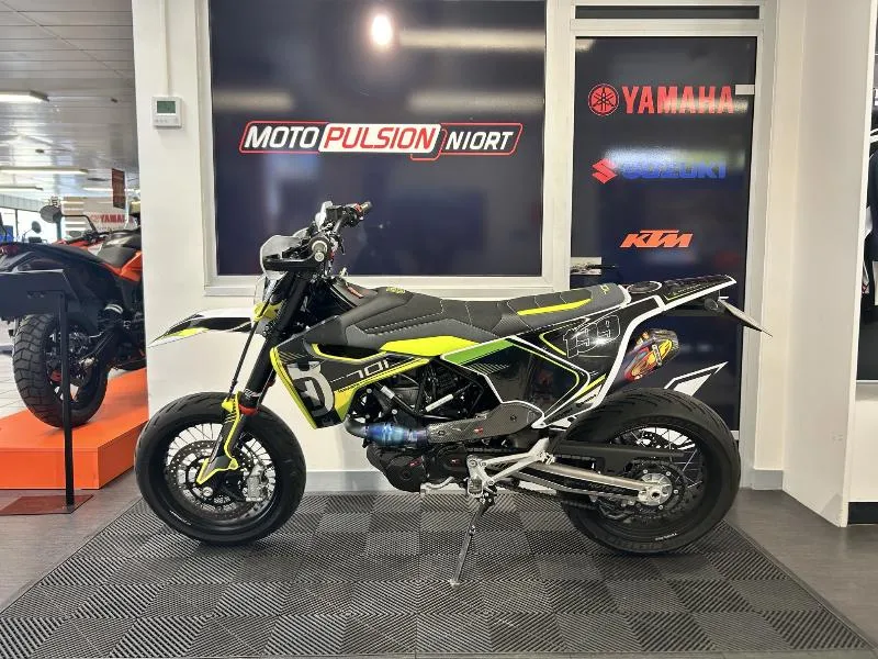 701 SUPERMOTO