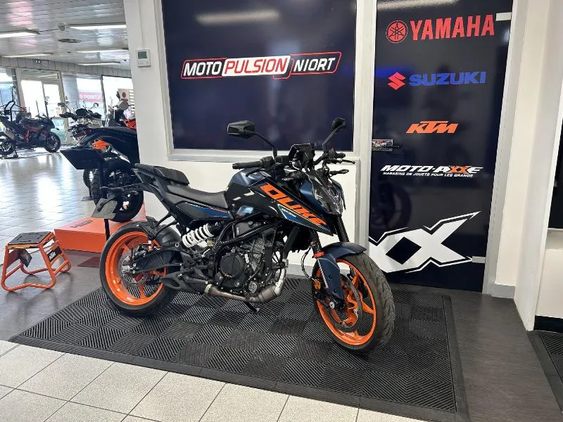 125 DUKE ABS