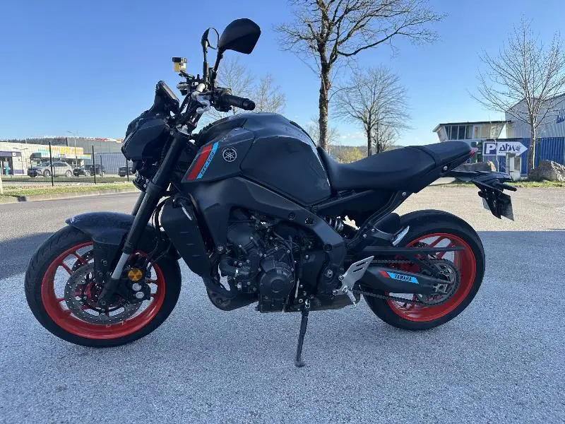MT09
