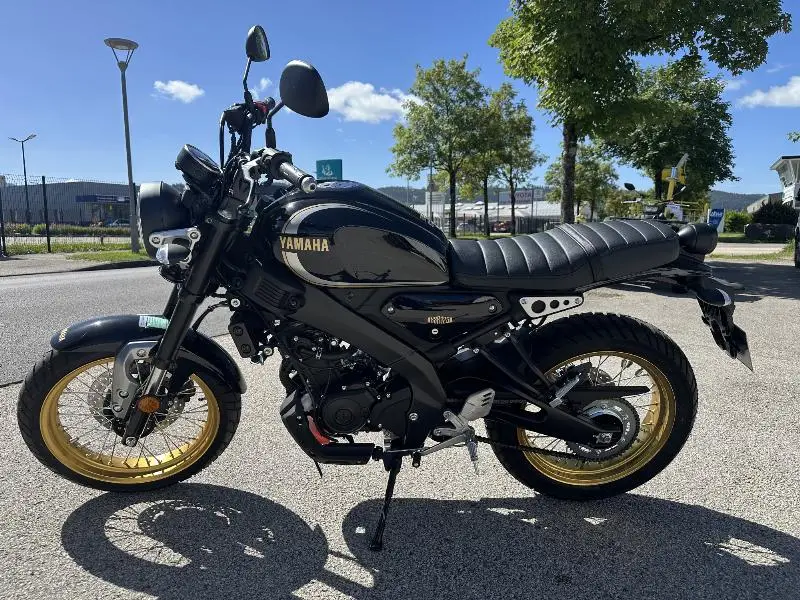 XSR 125 Legacy