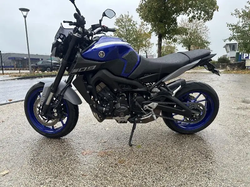 MT09