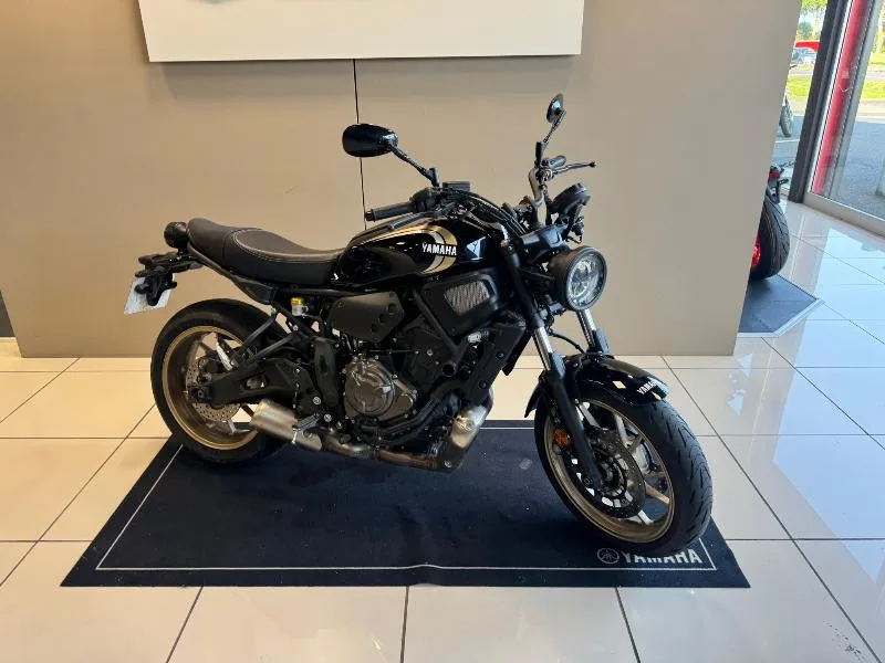 XSR 700 ABS