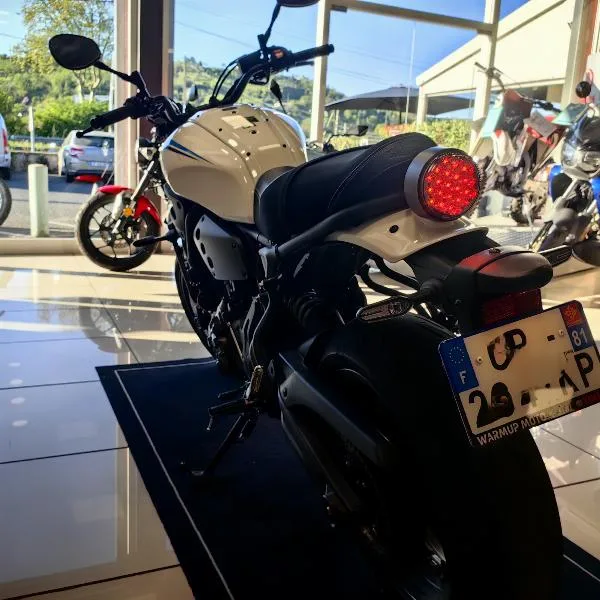 XSR 700
