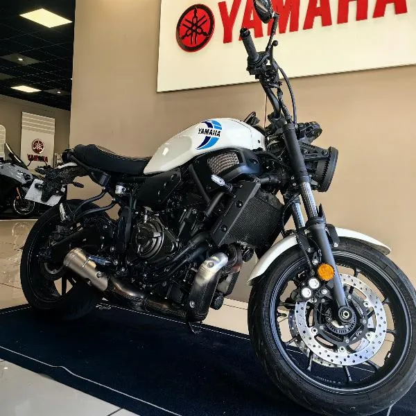XSR 700