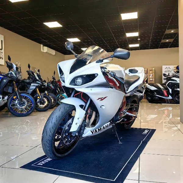 YZF 1000 R1