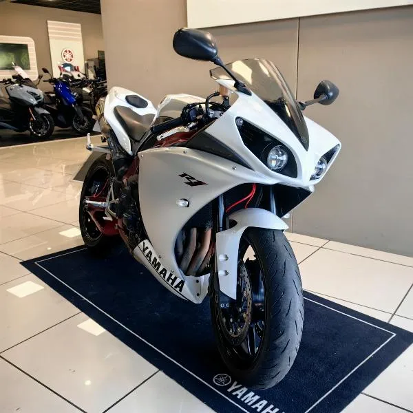 YZF 1000 R1
