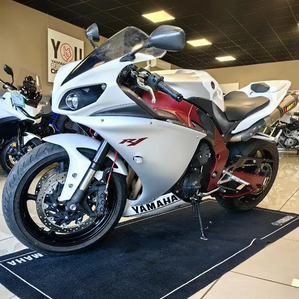 YZF 1000 R1