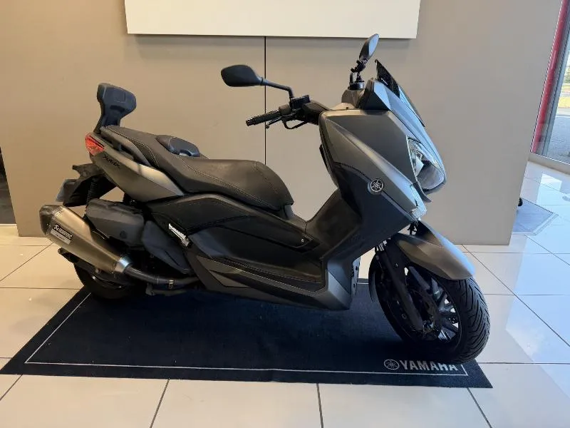 XMAX 400