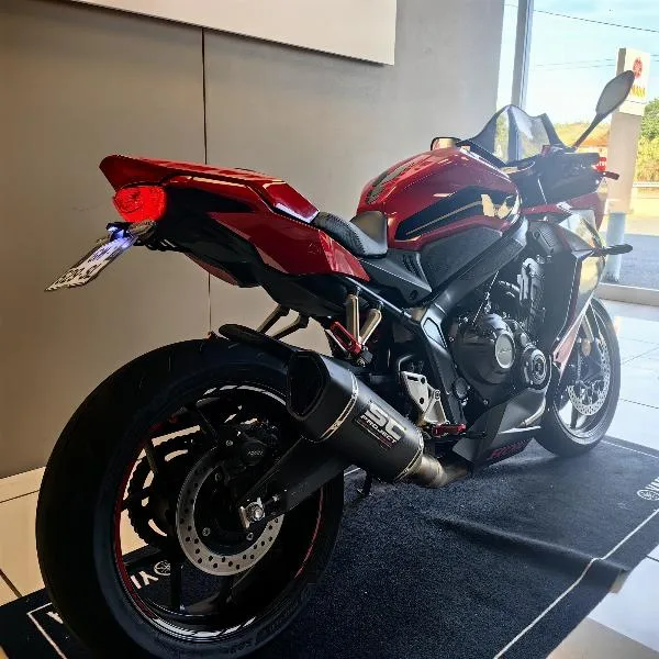 CBR 650  R