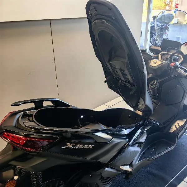 XMAX 125 TECH MAX
