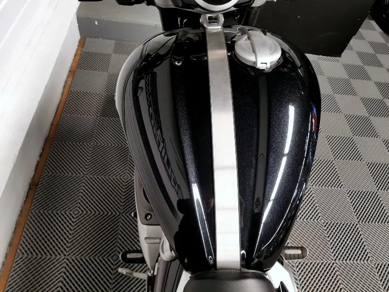 ROCKET 3 R
