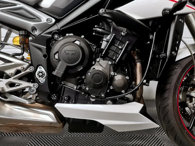 STREET TRIPLE 765 RS
