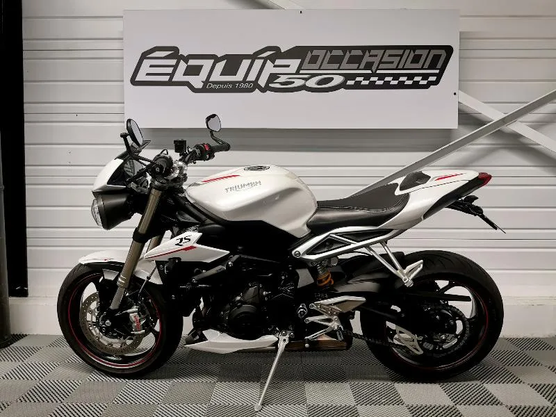 STREET TRIPLE 765 RS