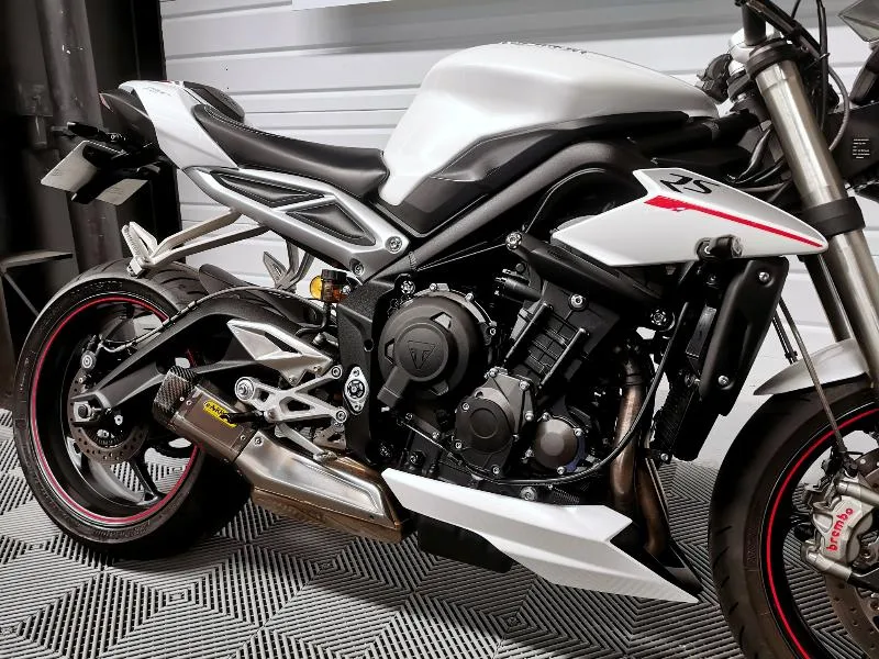 STREET TRIPLE 765 RS