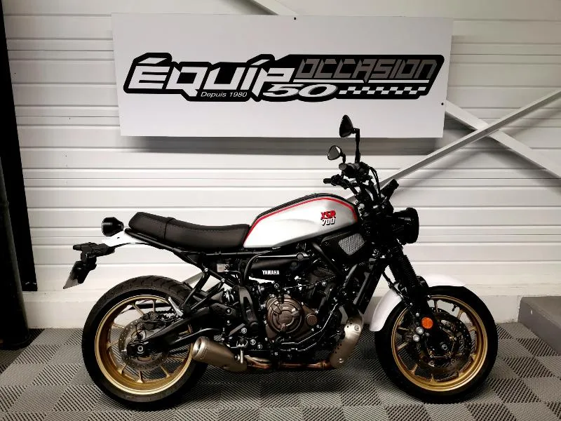 XSR 700 XTRIBUTE