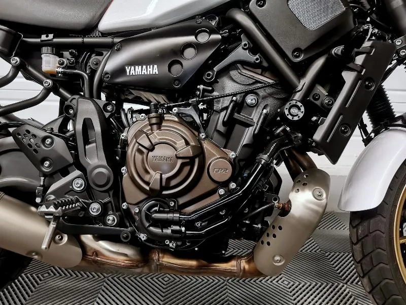 XSR 700 XTRIBUTE