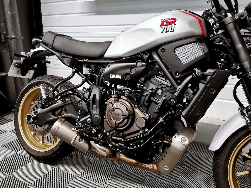 XSR 700 XTRIBUTE